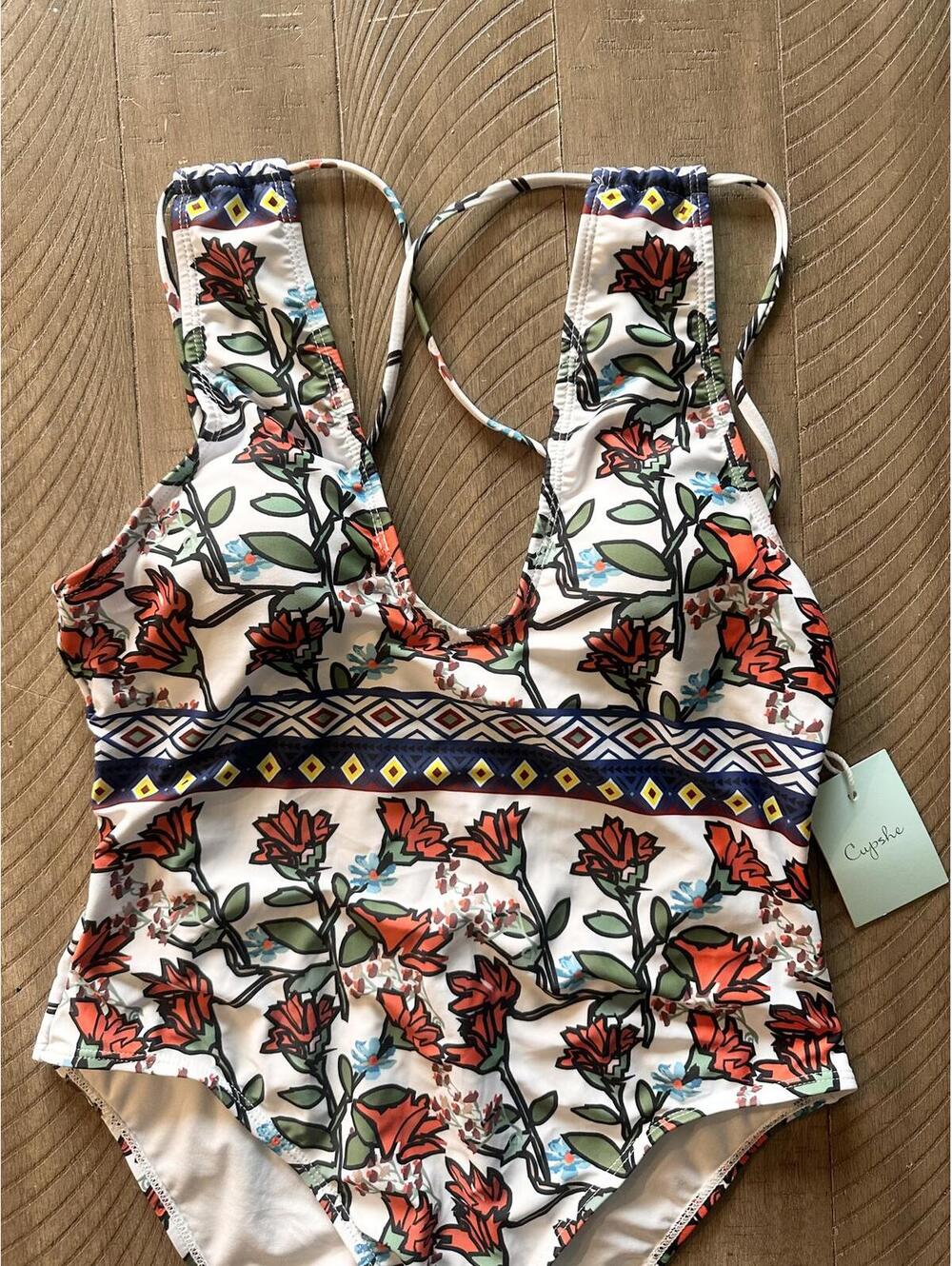 NWT CUPSHE Spring Blossoms Print One-piece Swimsuit Women’s Medium - Picture 3 of 12